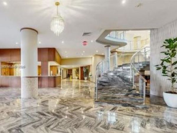 5401 Collins Ave, Unit 526, Miami Beach, FL 33140