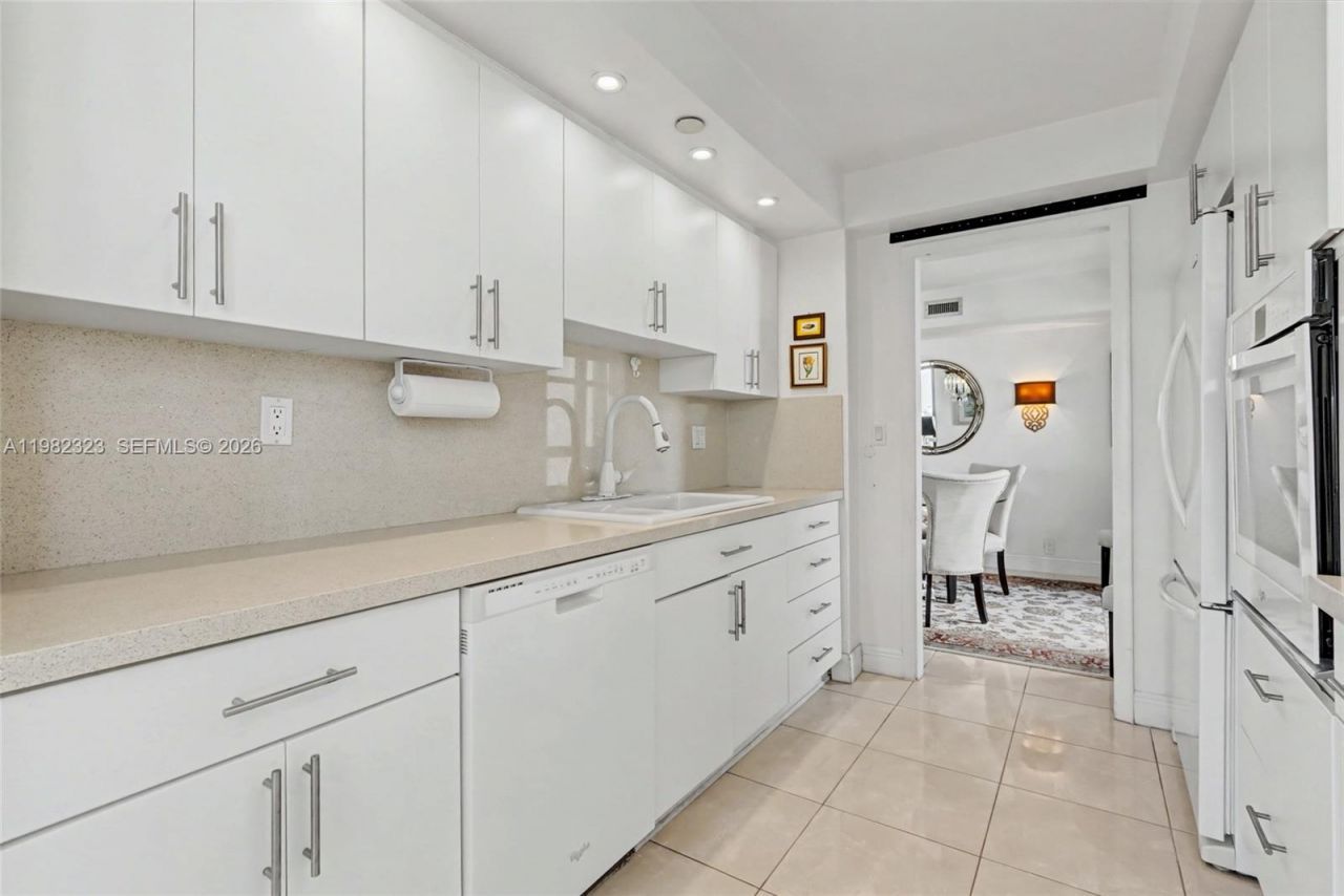 2000 Towerside Ter , Unit PH11, Miami, FL 33138 Photo