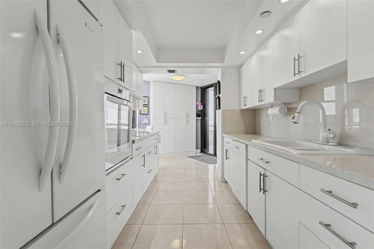 2000 Towerside Ter , Unit PH11, Miami, FL 33138 Photo