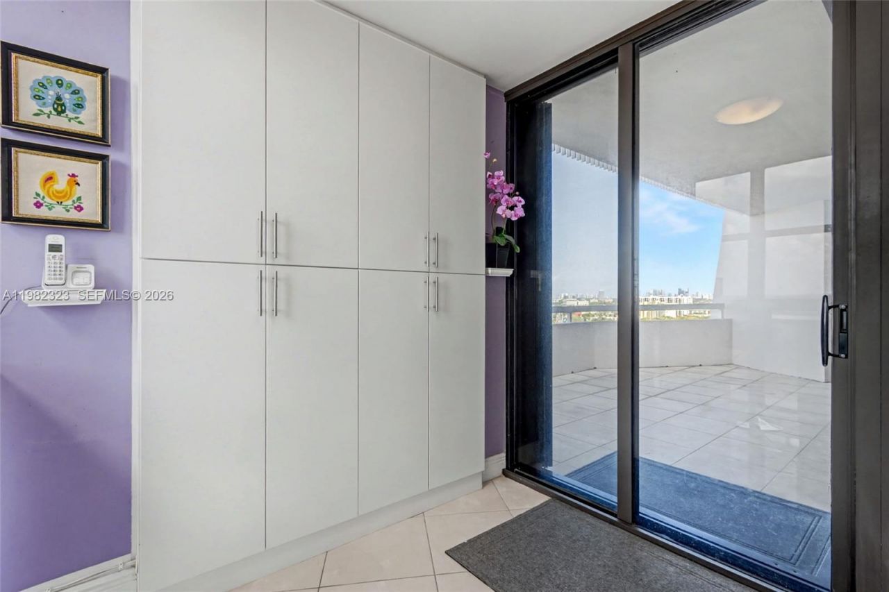 2000 Towerside Ter , Unit PH11, Miami, FL 33138 Photo