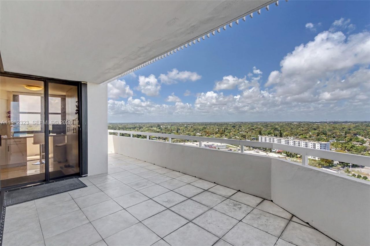 2000 Towerside Ter , Unit PH11, Miami, FL 33138 Photo