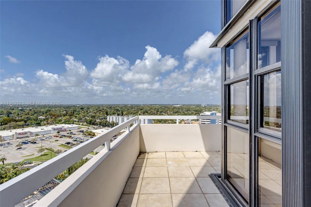 2000 Towerside Ter , Unit PH11, Miami, FL 33138 Photo