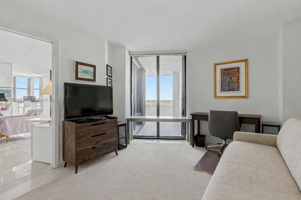 2000 Towerside Ter , Unit PH11, Miami, FL 33138 Photo