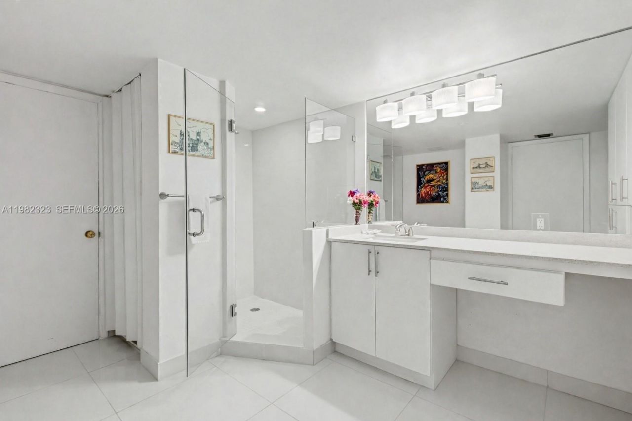 2000 Towerside Ter , Unit PH11, Miami, FL 33138 Photo