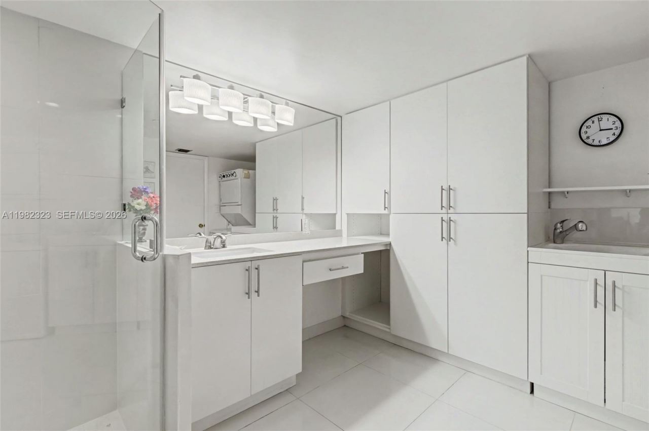 2000 Towerside Ter , Unit PH11, Miami, FL 33138 Photo