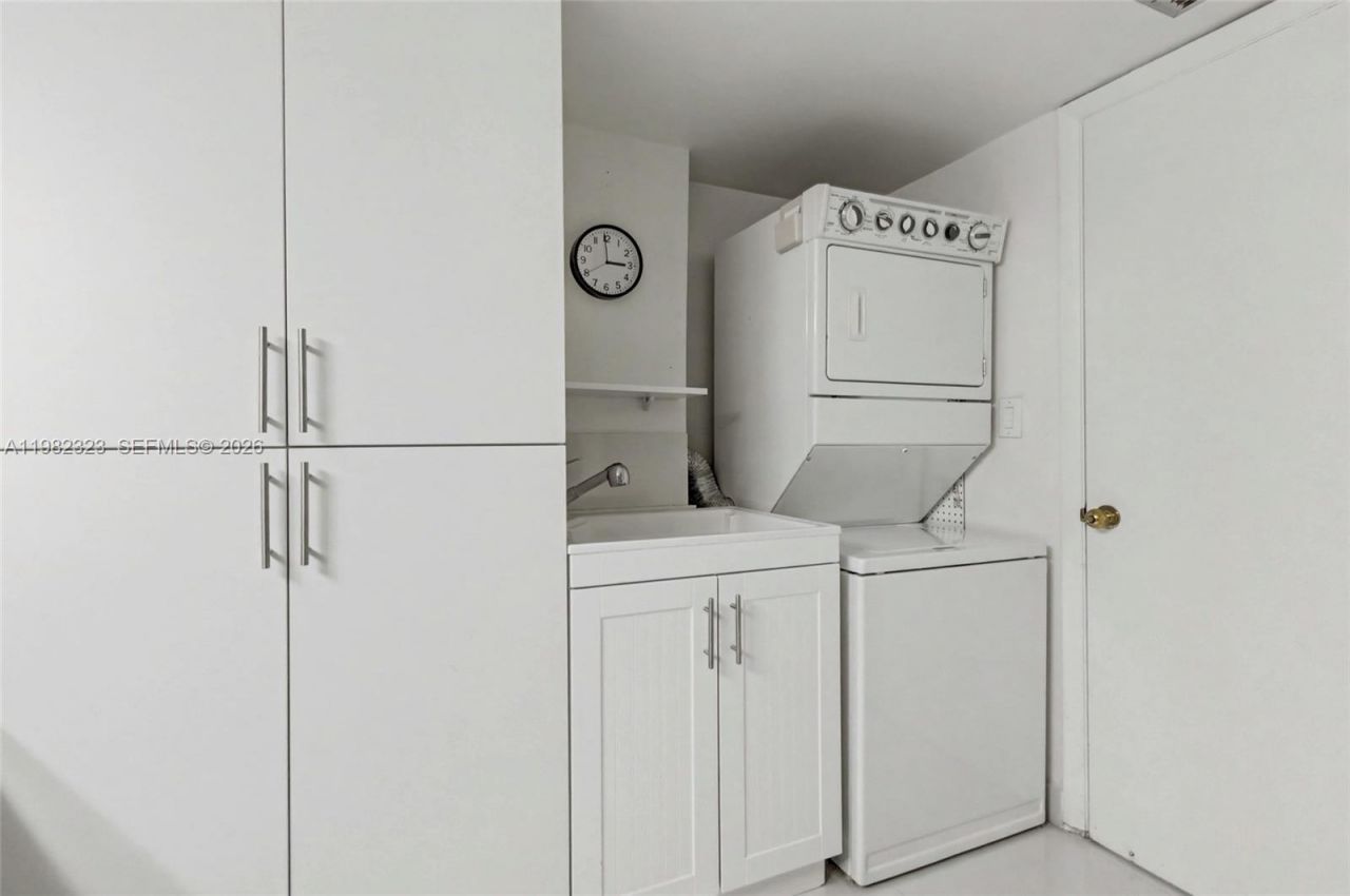 2000 Towerside Ter , Unit PH11, Miami, FL 33138 Photo