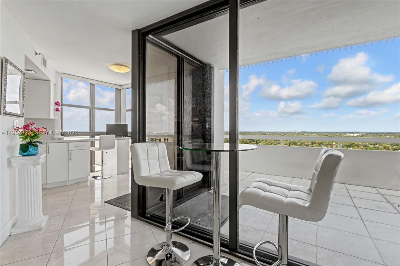 2000 Towerside Ter , Unit PH11, Miami, FL 33138 Photo