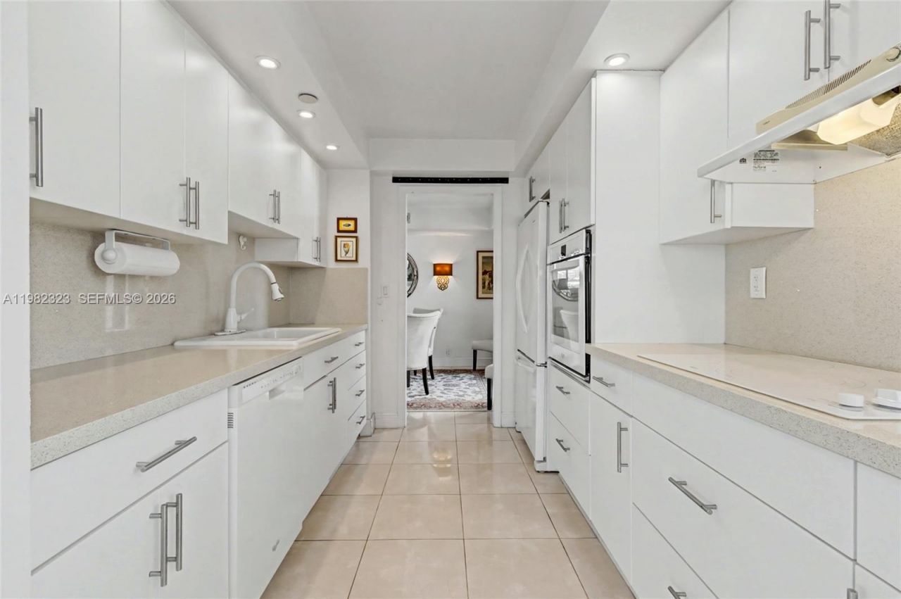 2000 Towerside Ter , Unit PH11, Miami, FL 33138 Photo