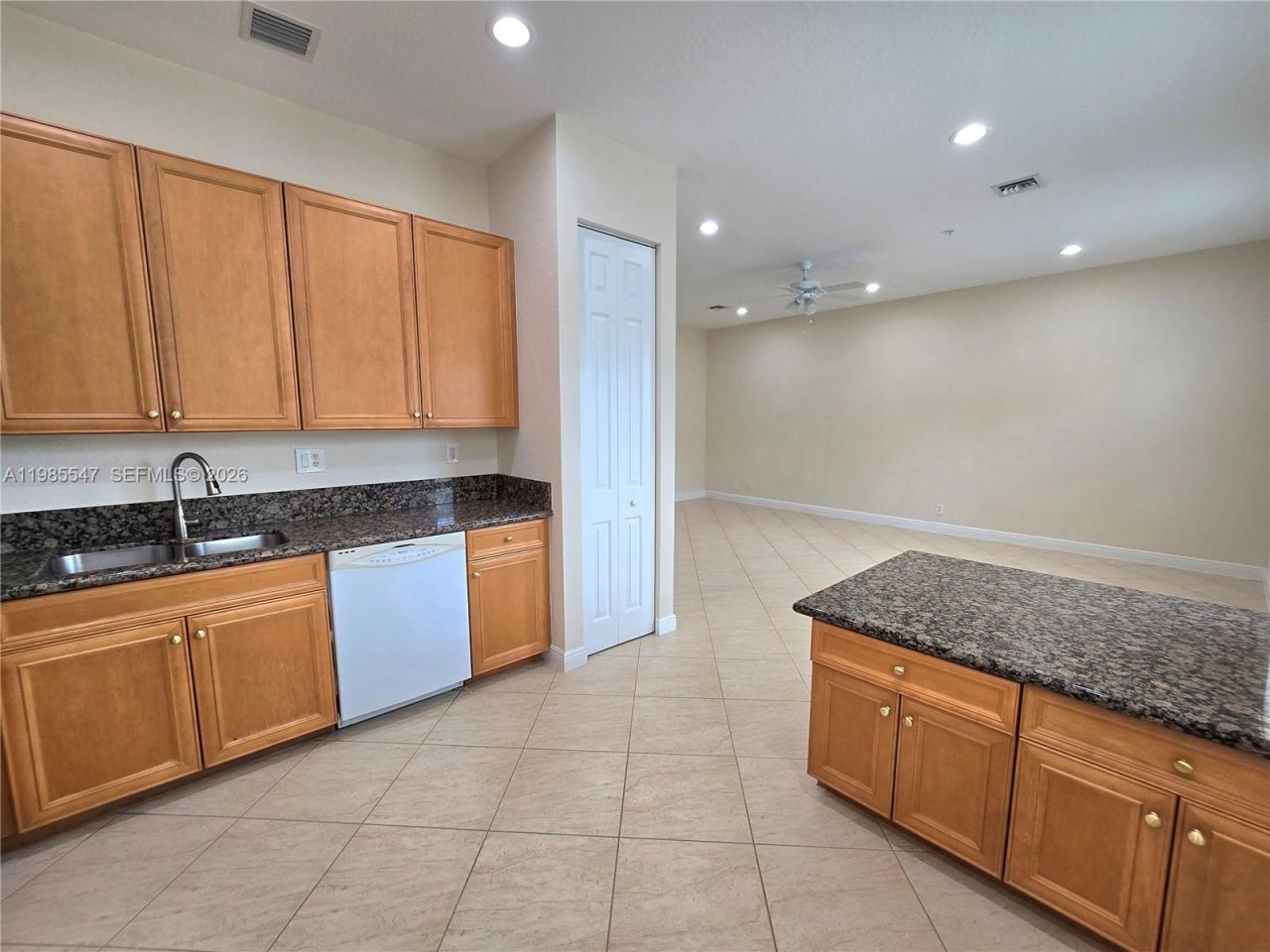 6841 N Lakeside Cir N, Unit 109-1, Davie, FL 33314 Photo