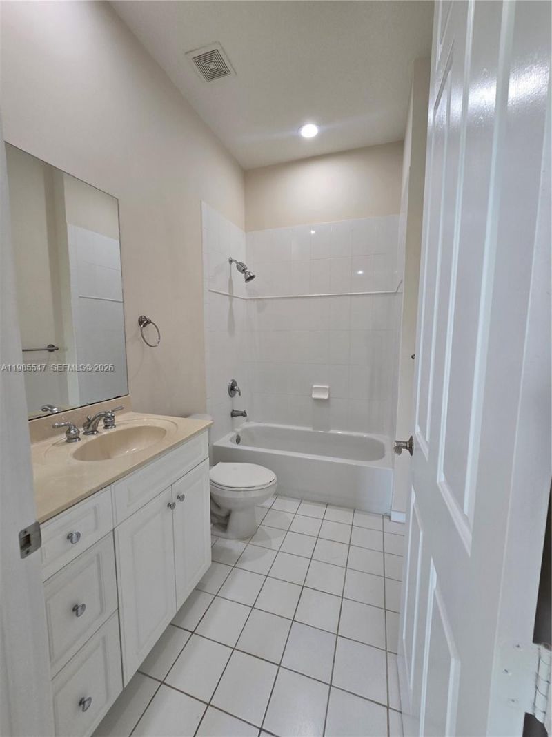 6841 N Lakeside Cir N, Unit 109-1, Davie, FL 33314 Photo