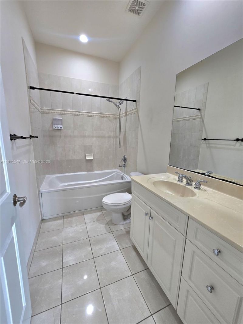 6841 N Lakeside Cir N, Unit 109-1, Davie, FL 33314 Photo