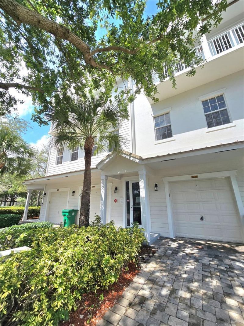 6841 N Lakeside Cir N, Unit 109-1, Davie, FL 33314 Photo