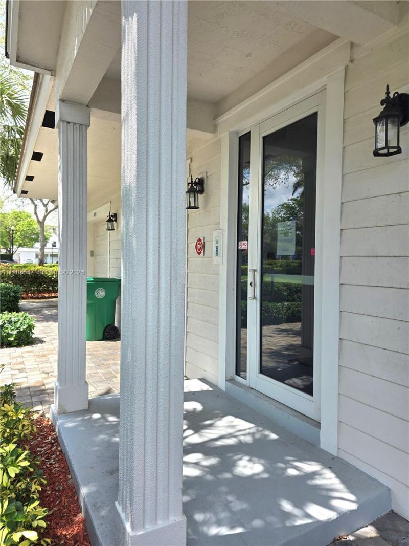 6841 N Lakeside Cir N, Unit 109-1, Davie, FL 33314 Photo