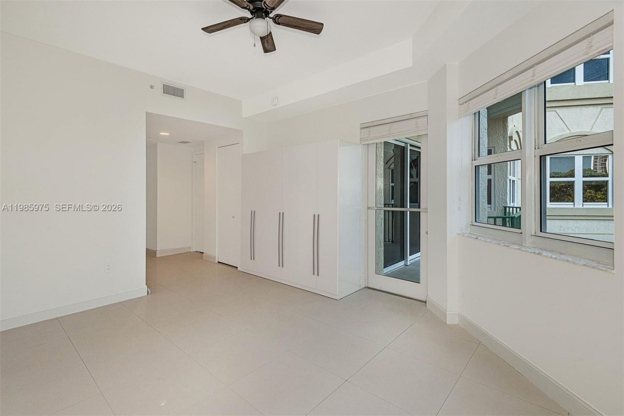 20000 E Country Club Dr , Unit 412, Aventura, FL 33180 Photo