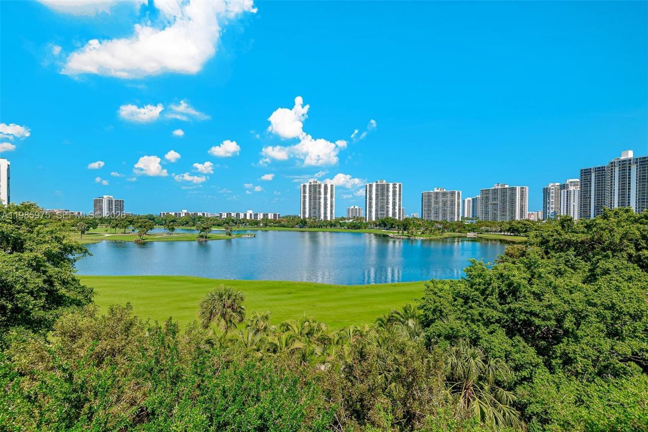 20000 E Country Club Dr , Unit 412, Aventura, FL 33180 Photo