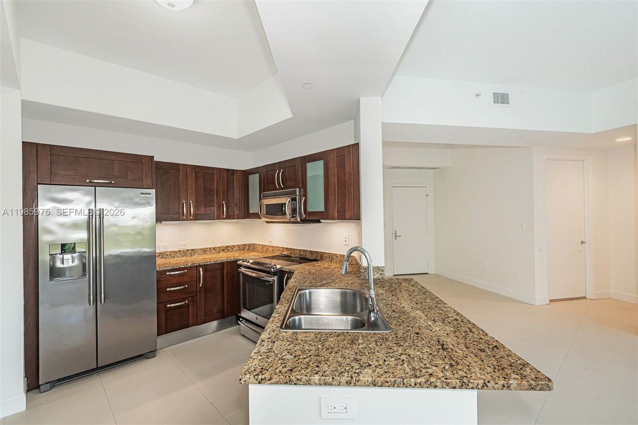 20000 E Country Club Dr , Unit 412, Aventura, FL 33180 Photo