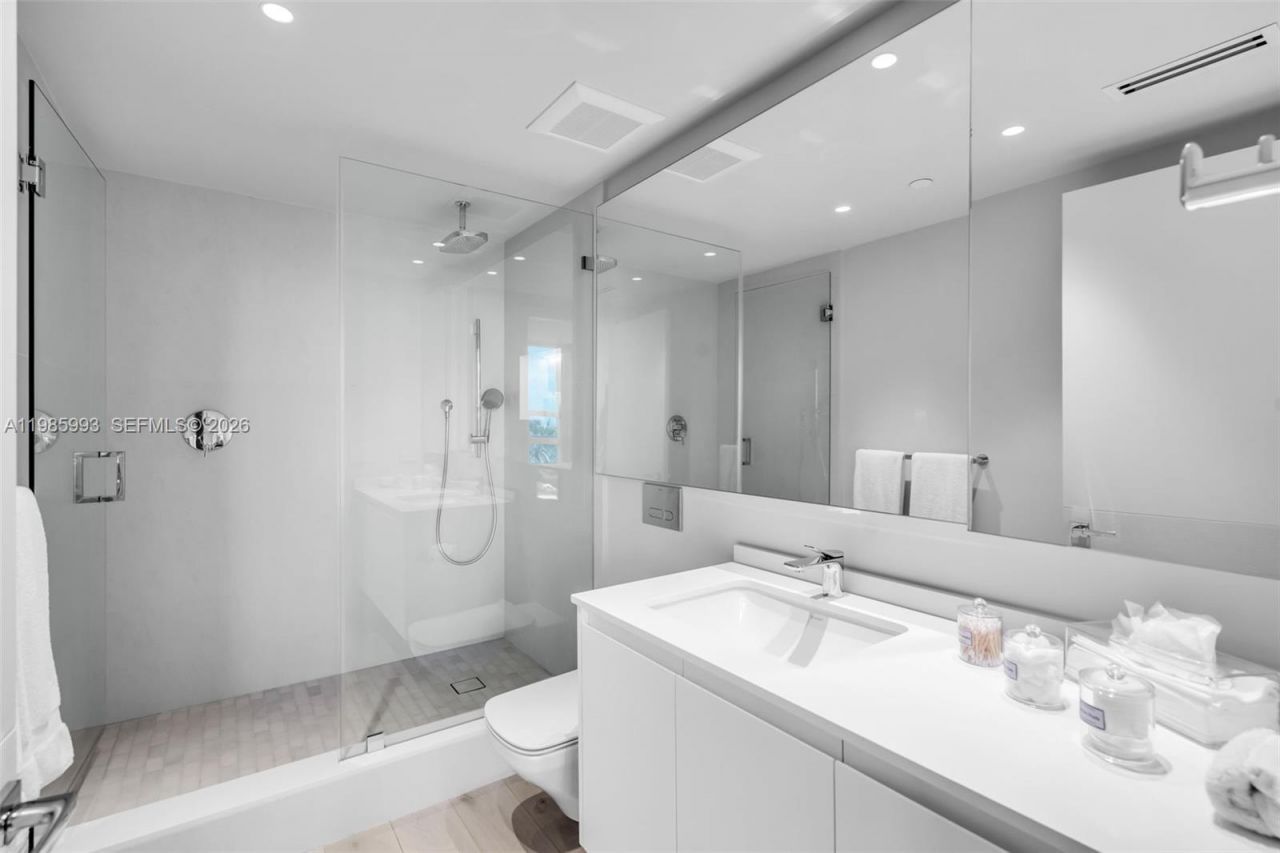 430 Grand Bay Dr , Unit 608, Key Biscayne, FL 33149 Photo