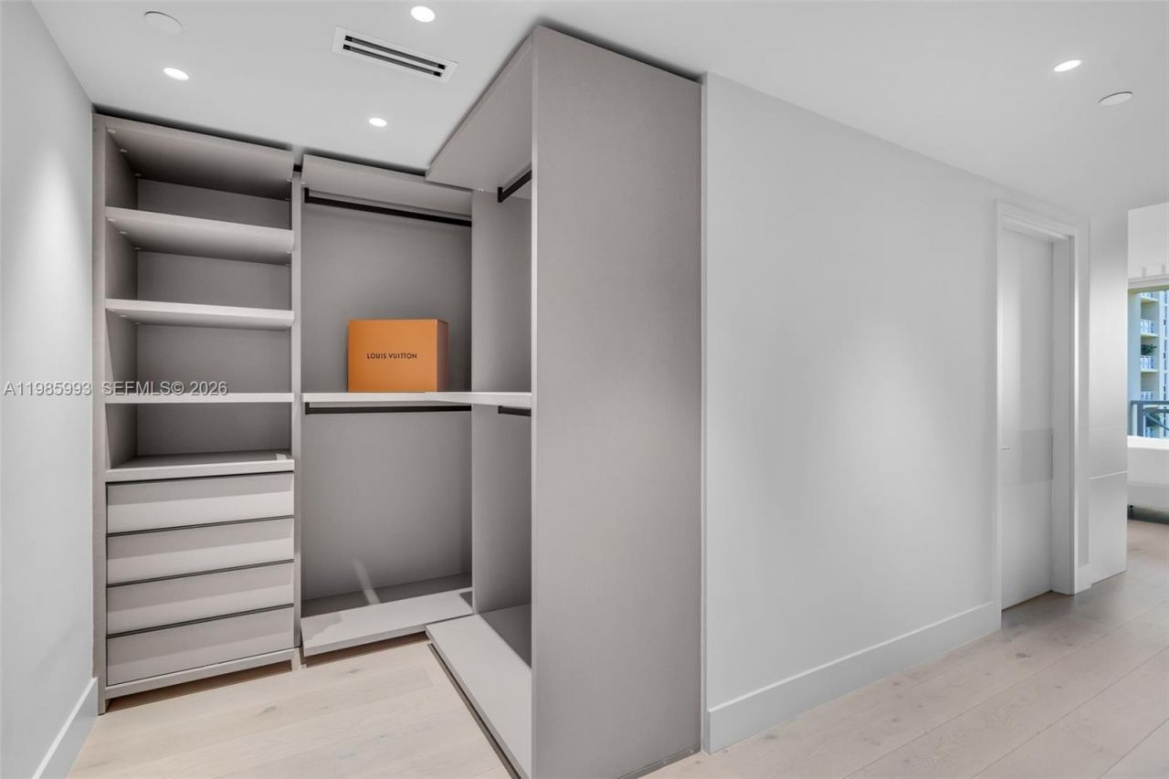 430 Grand Bay Dr , Unit 608, Key Biscayne, FL 33149 Photo