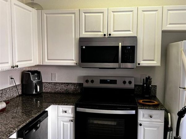 10775 NW 83rd Ter , Unit 2-28, Doral, FL 33178