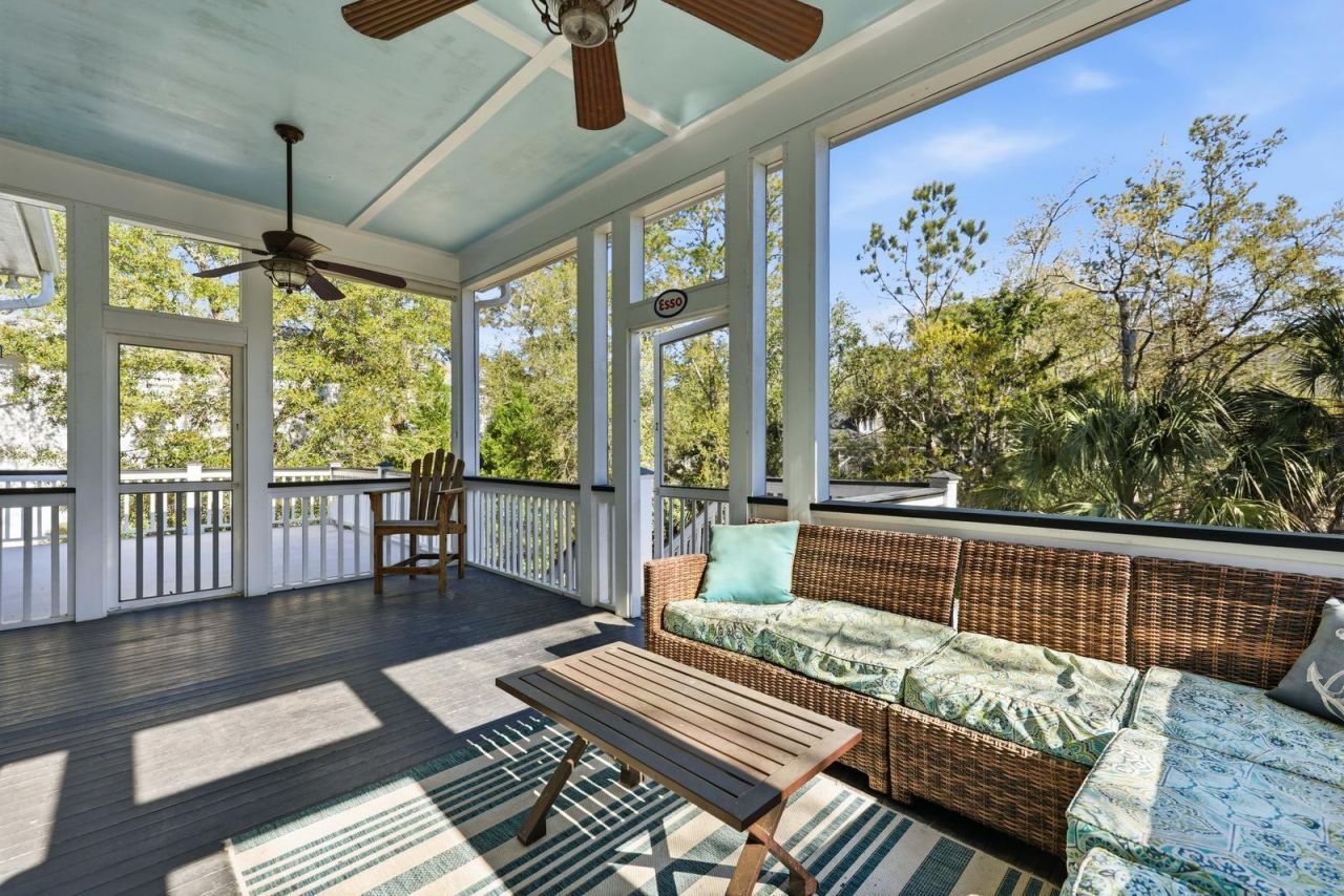 2216 Beckenham Drive Photo 3