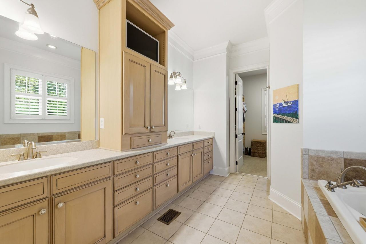 2216 Beckenham Drive Photo 30