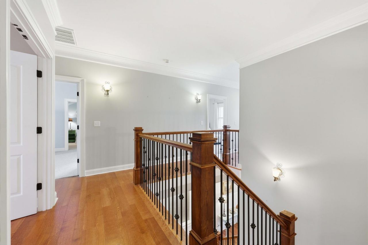 2216 Beckenham Drive Photo 33