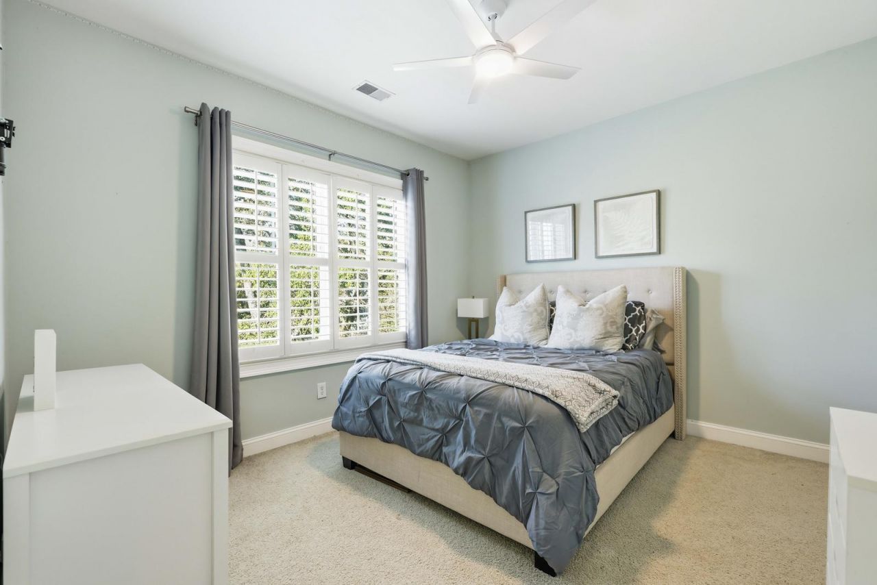 2216 Beckenham Drive Photo 34