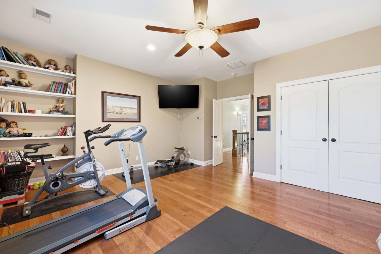 2216 Beckenham Drive Photo 37