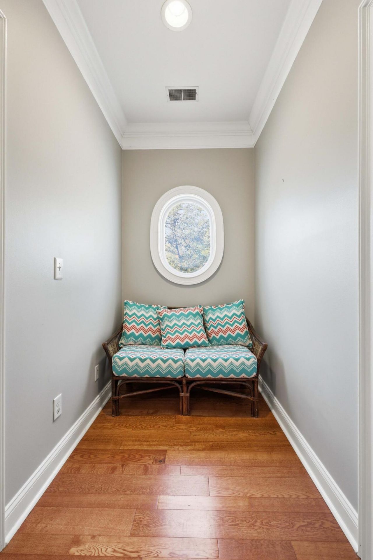 2216 Beckenham Drive Photo 45