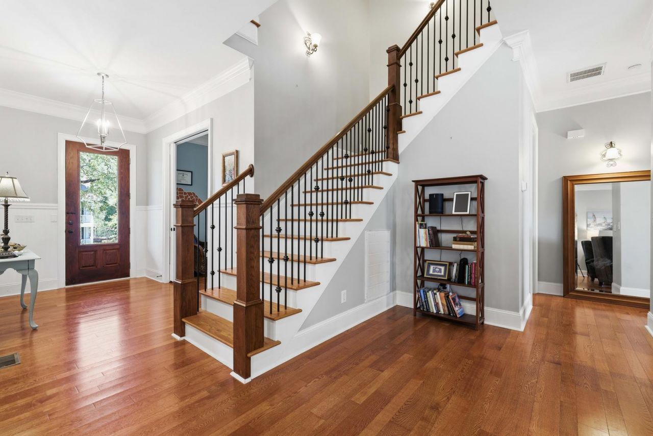 2216 Beckenham Drive Photo 9