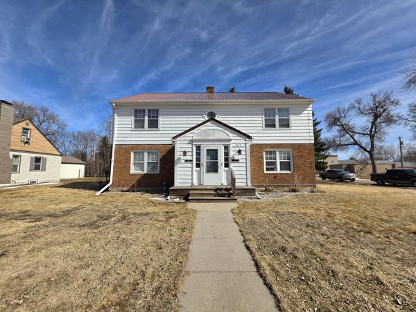 1423 S 1st Street, Aberdeen, SD 57401