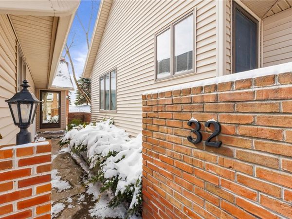 32 Greenwood Park, Pittsford, NY 14534