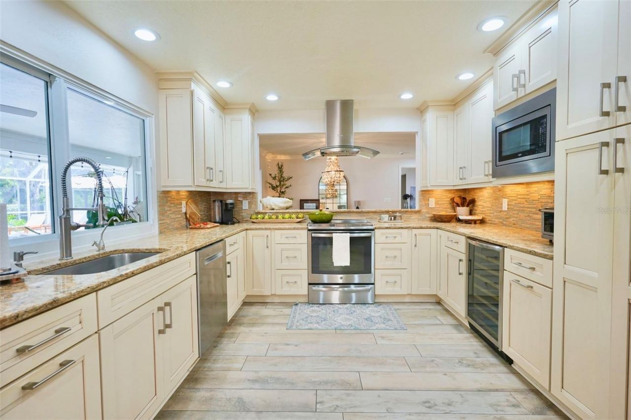 4717 E Trails Drive, Sarasota, FL 34232 Photo