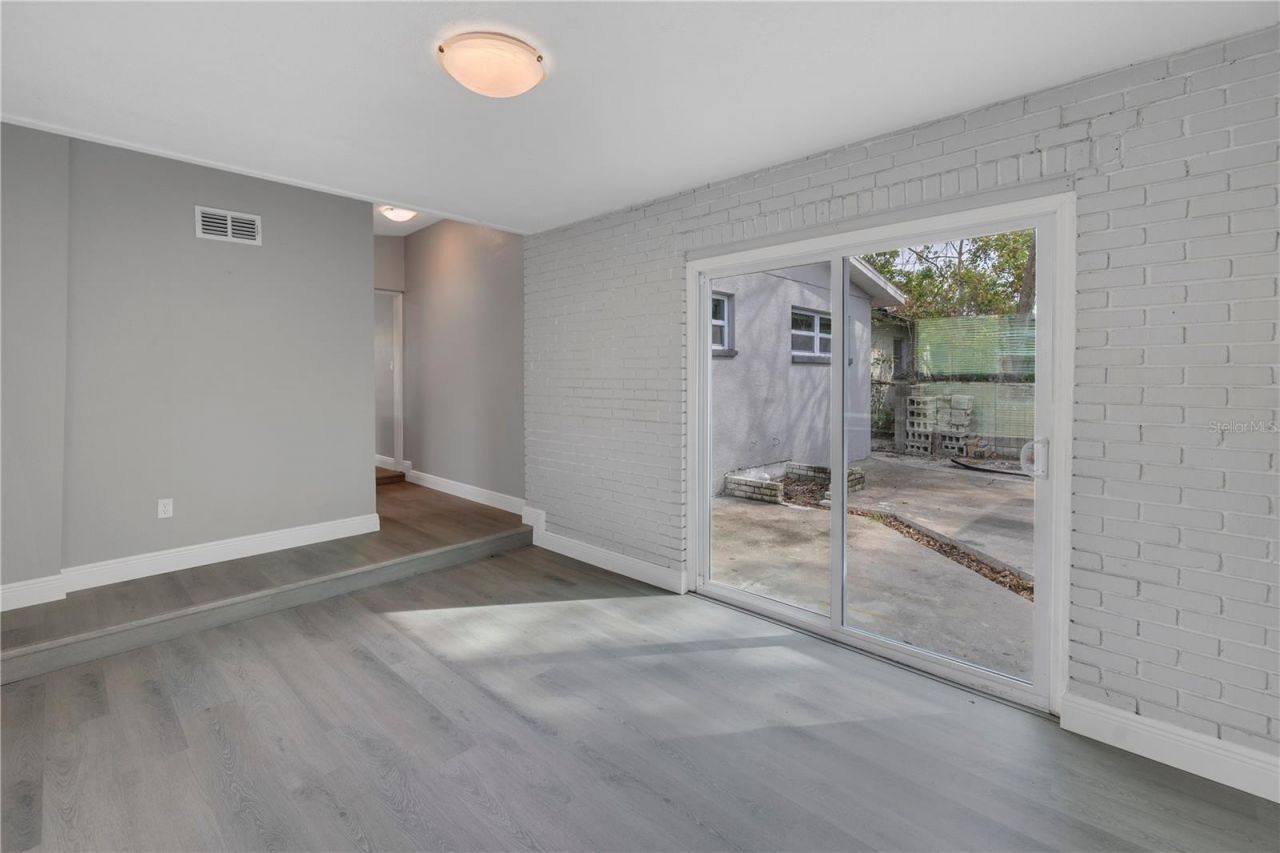 4027 7th Street S, Saint Petersburg, FL 33705 Photo