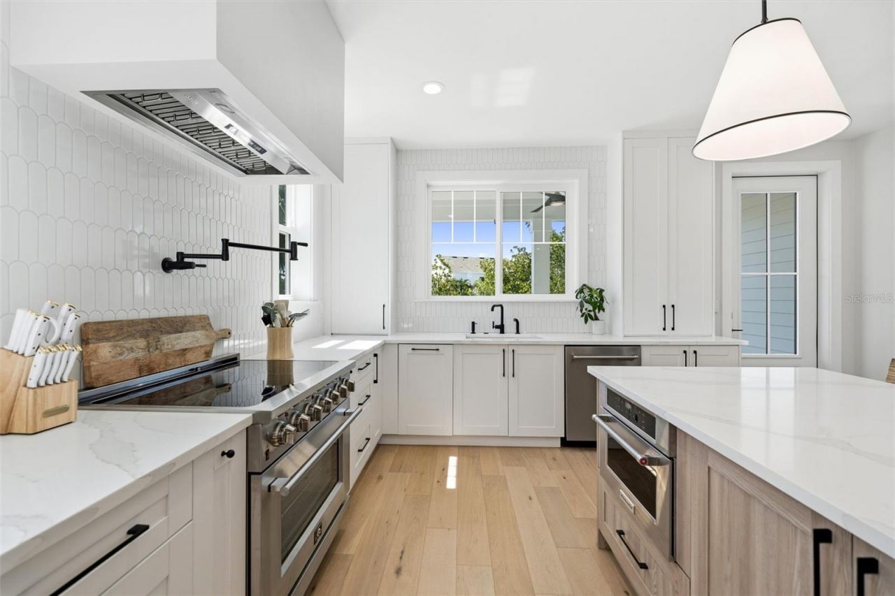 1811 Bayou Grande Boulevard Ne, Saint Petersburg, FL 33703 Photo