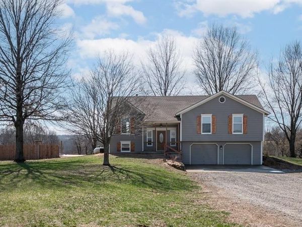 18879 Kickapoo Ridge Road, Leavenworth, KS 66048