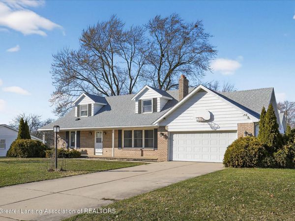 6102 Bradford Lane, Lansing, MI 48917