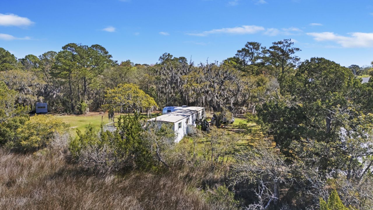 2286 Woodland Shores Road Photo 8