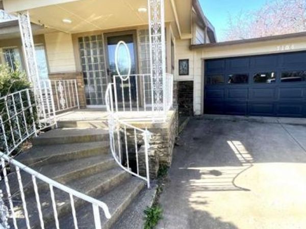 7104 Hilltop Court, Oklahoma City, OK 73110