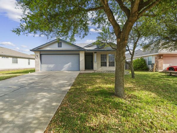 208 Hyltin ST, Hutto, TX 78634