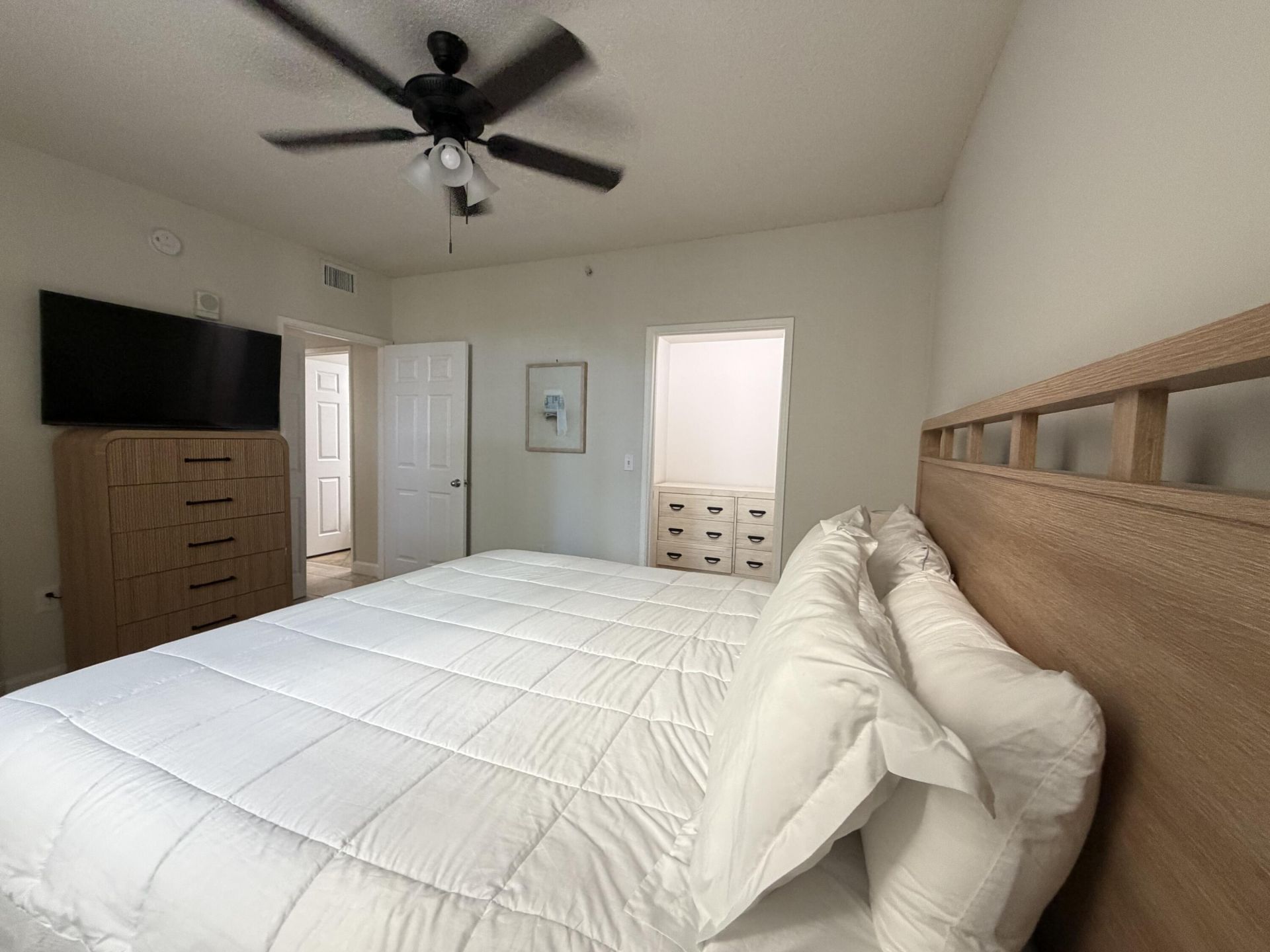 720 S Sapodilla Avenue, Unit 206, West Palm Beach, FL 33401 Photo