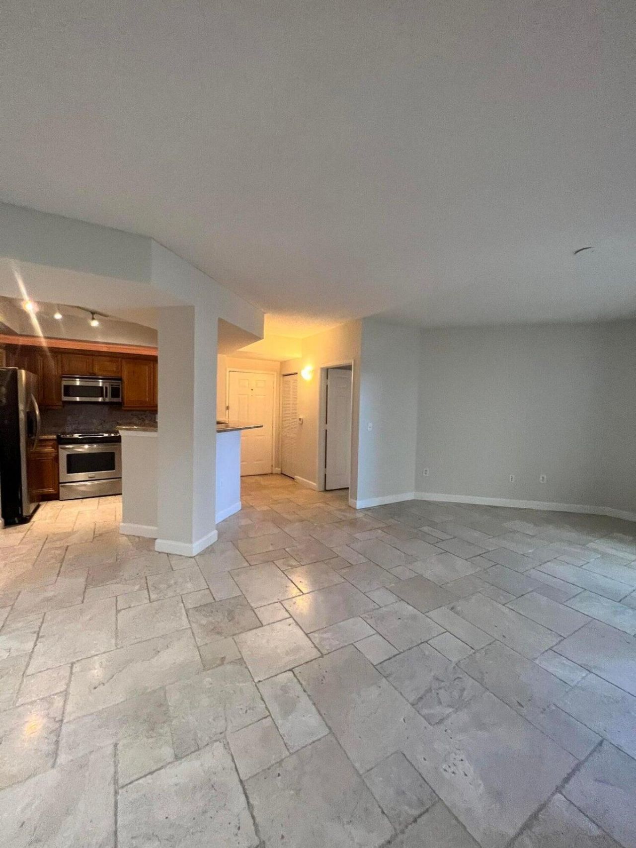 720 S Sapodilla Avenue, Unit 206, West Palm Beach, FL 33401 Photo