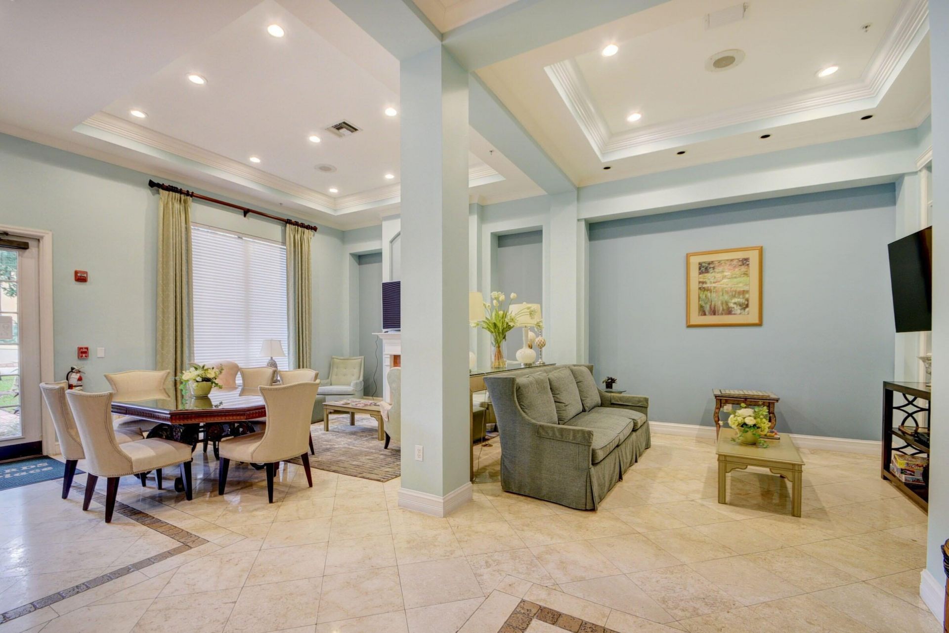 720 S Sapodilla Avenue, Unit 206, West Palm Beach, FL 33401 Photo