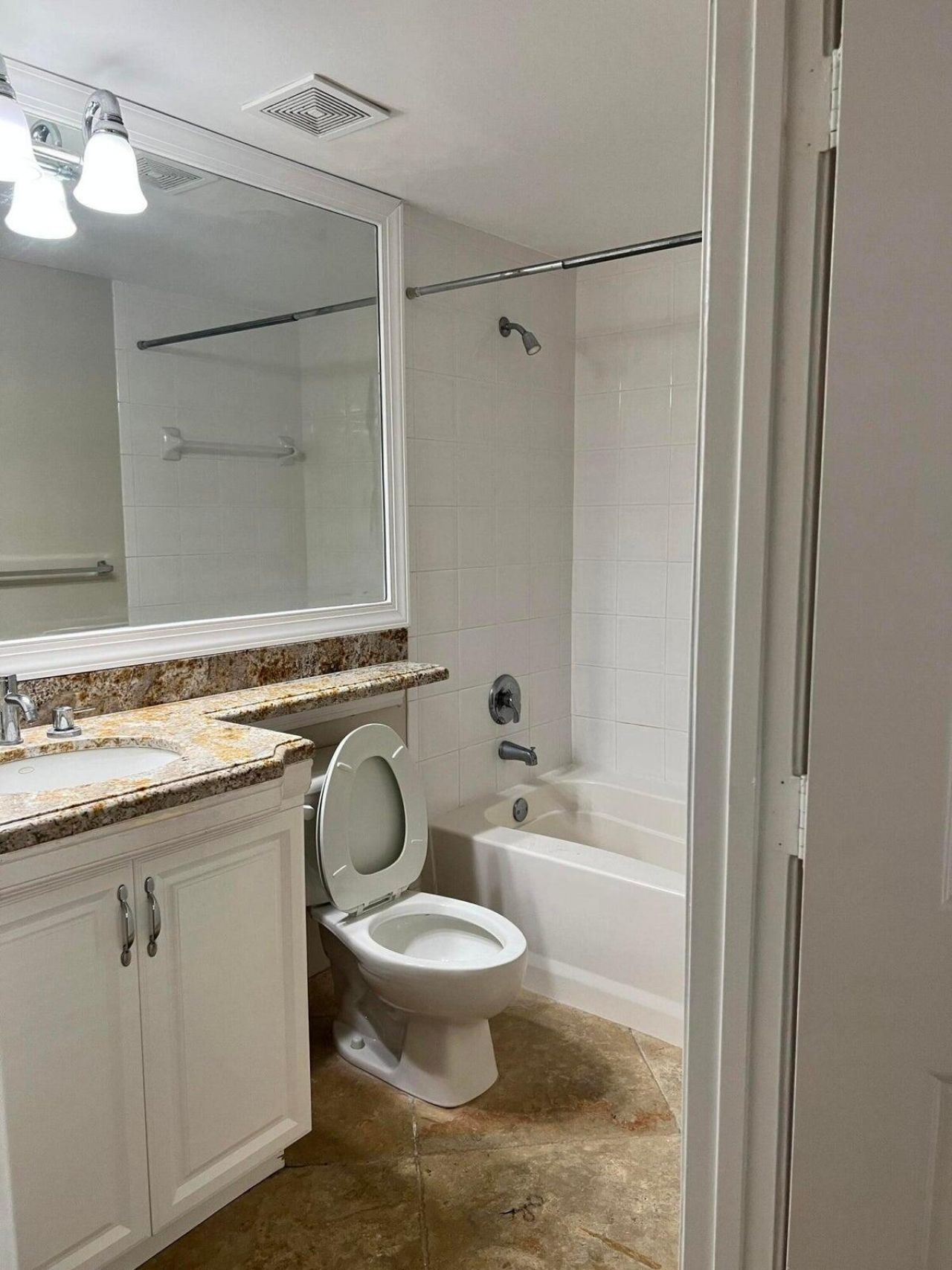 720 S Sapodilla Avenue, Unit 206, West Palm Beach, FL 33401 Photo