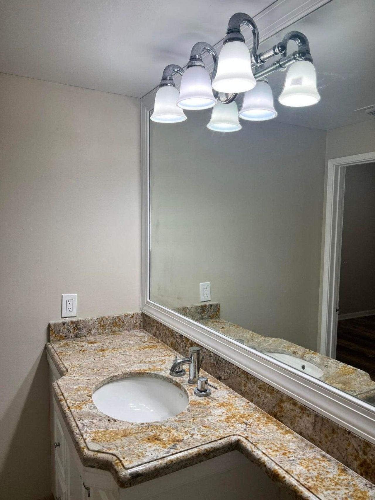 720 S Sapodilla Avenue, Unit 206, West Palm Beach, FL 33401 Photo