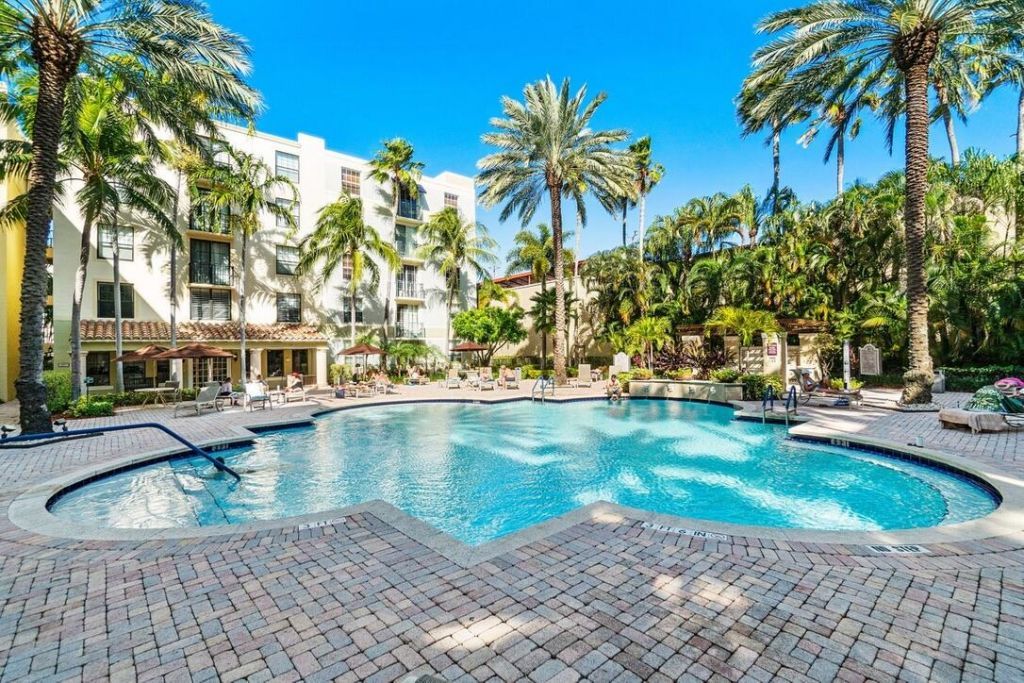720 S Sapodilla Avenue, Unit 206, West Palm Beach, FL 33401 Photo