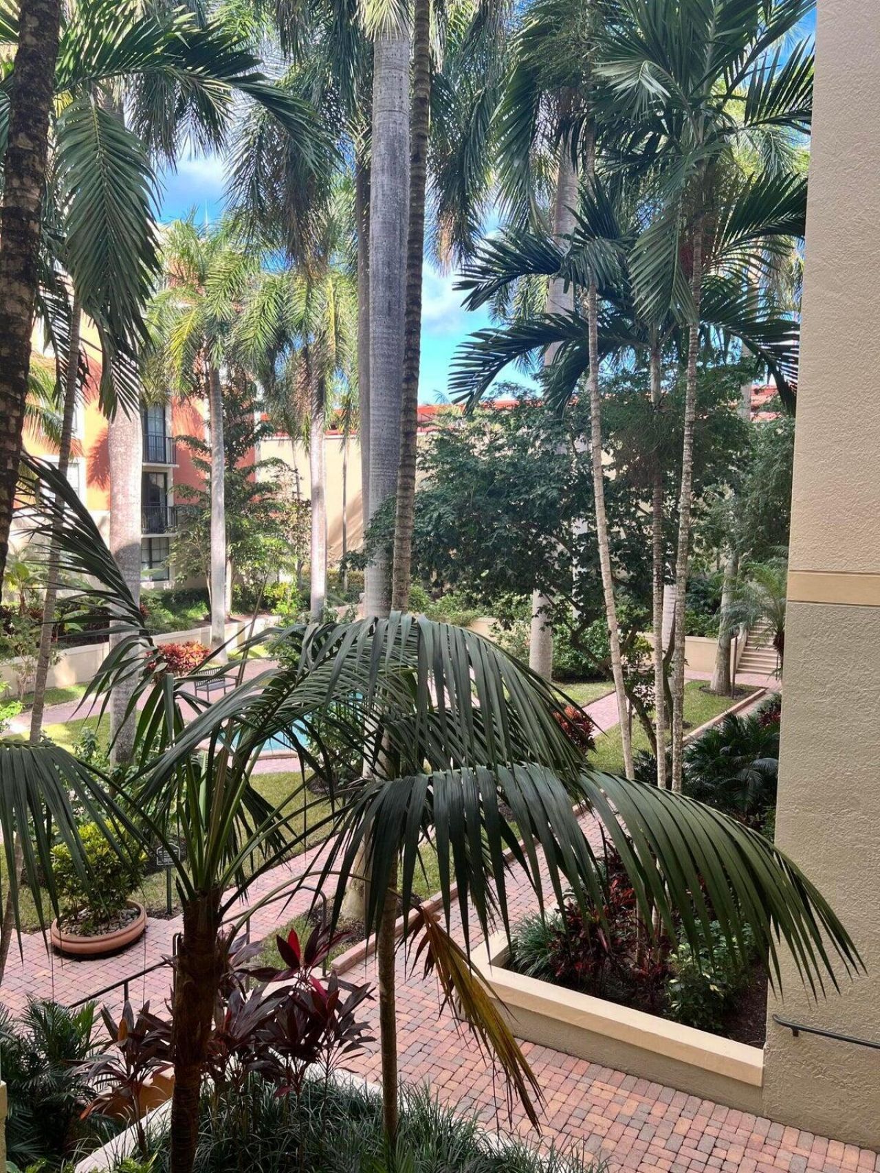 720 S Sapodilla Avenue, Unit 206, West Palm Beach, FL 33401 Photo