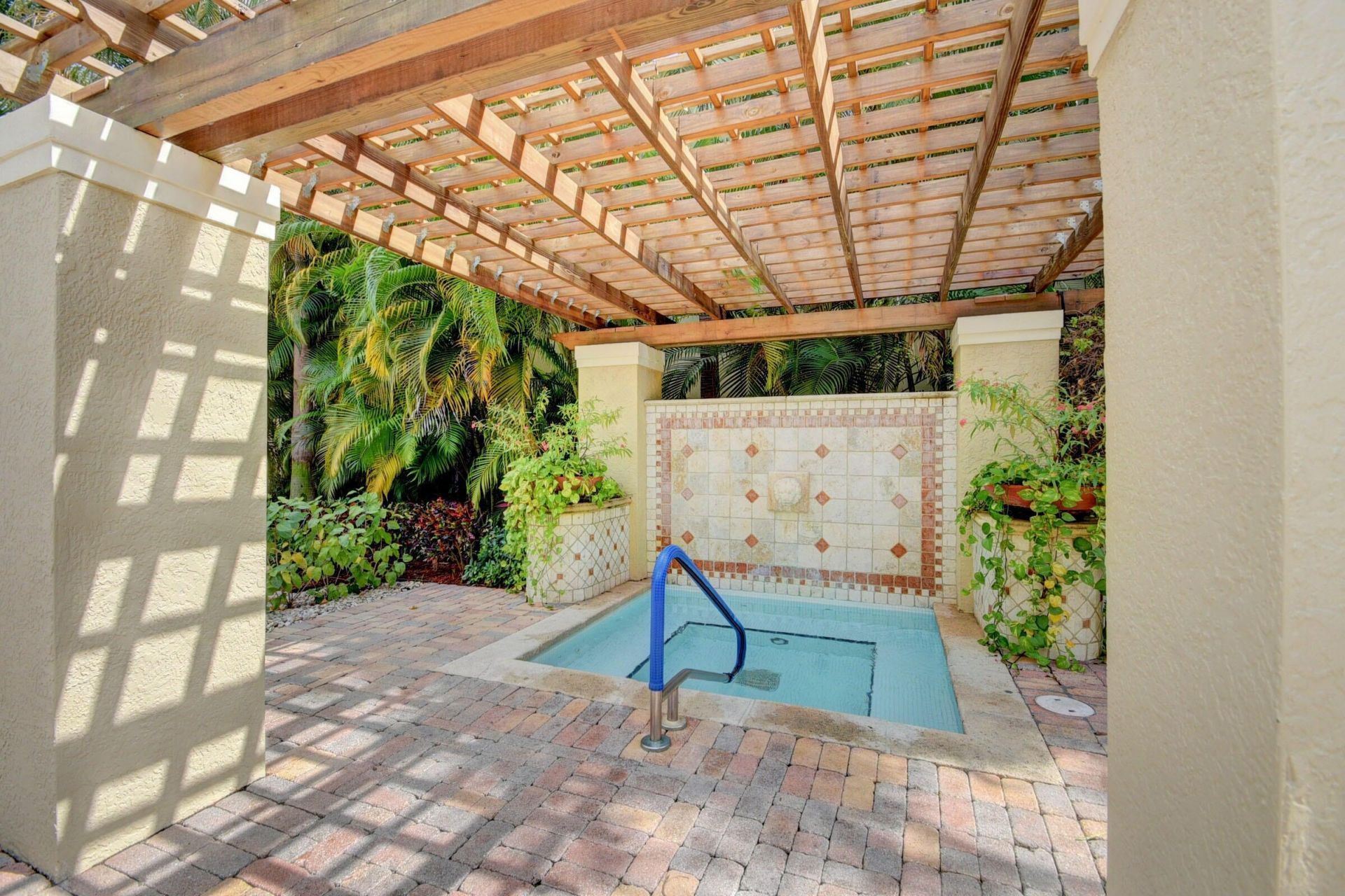 720 S Sapodilla Avenue, Unit 206, West Palm Beach, FL 33401 Photo