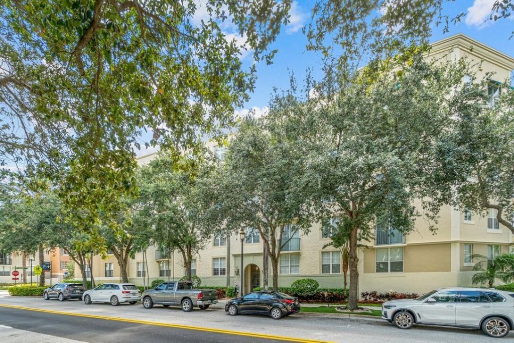 720 S Sapodilla Avenue, Unit 206, West Palm Beach, FL 33401 Photo