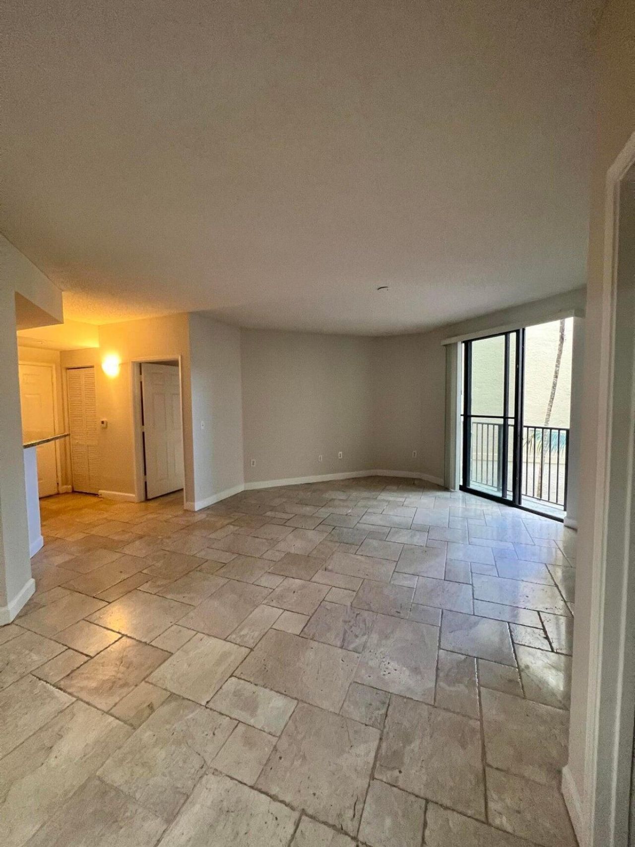 720 S Sapodilla Avenue, Unit 206, West Palm Beach, FL 33401 Photo